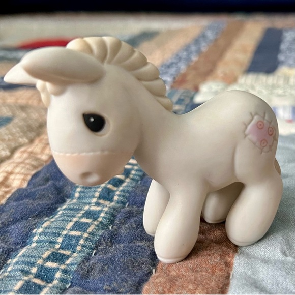 Enesco Precious Moments Figurine - Picture 1 of 4